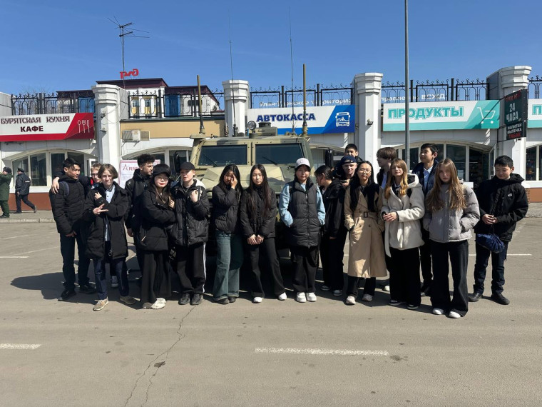 Учащиеся школы посетили тематическую выставку "Сила в правде"..
